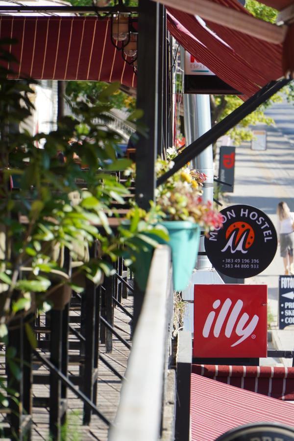 Moon Hostel Prishtinë Ngoại thất bức ảnh