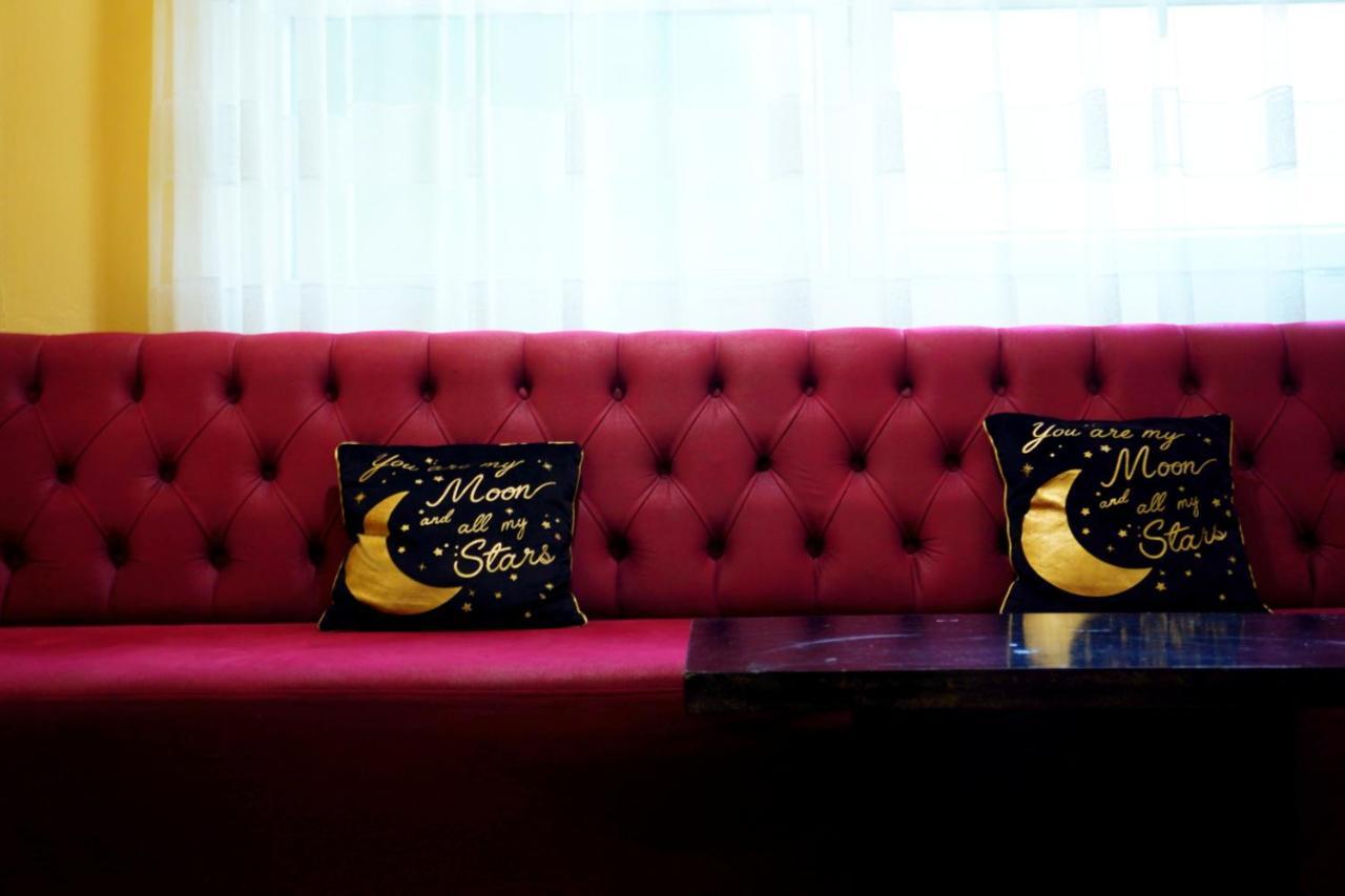 Moon Hostel Prishtinë Ngoại thất bức ảnh
