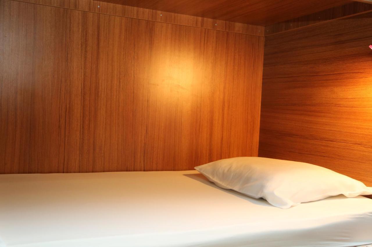 Moon Hostel Prishtinë Ngoại thất bức ảnh