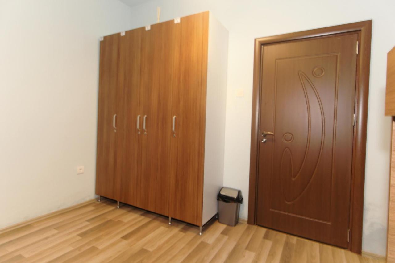 Moon Hostel Prishtinë Ngoại thất bức ảnh